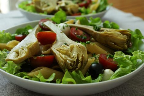 salade composée végétarien penne artichauts